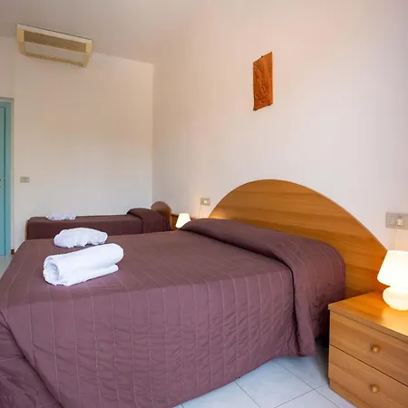 Centro Vacanze Domus M.G. San Benedetto del Tronto Exterior photo