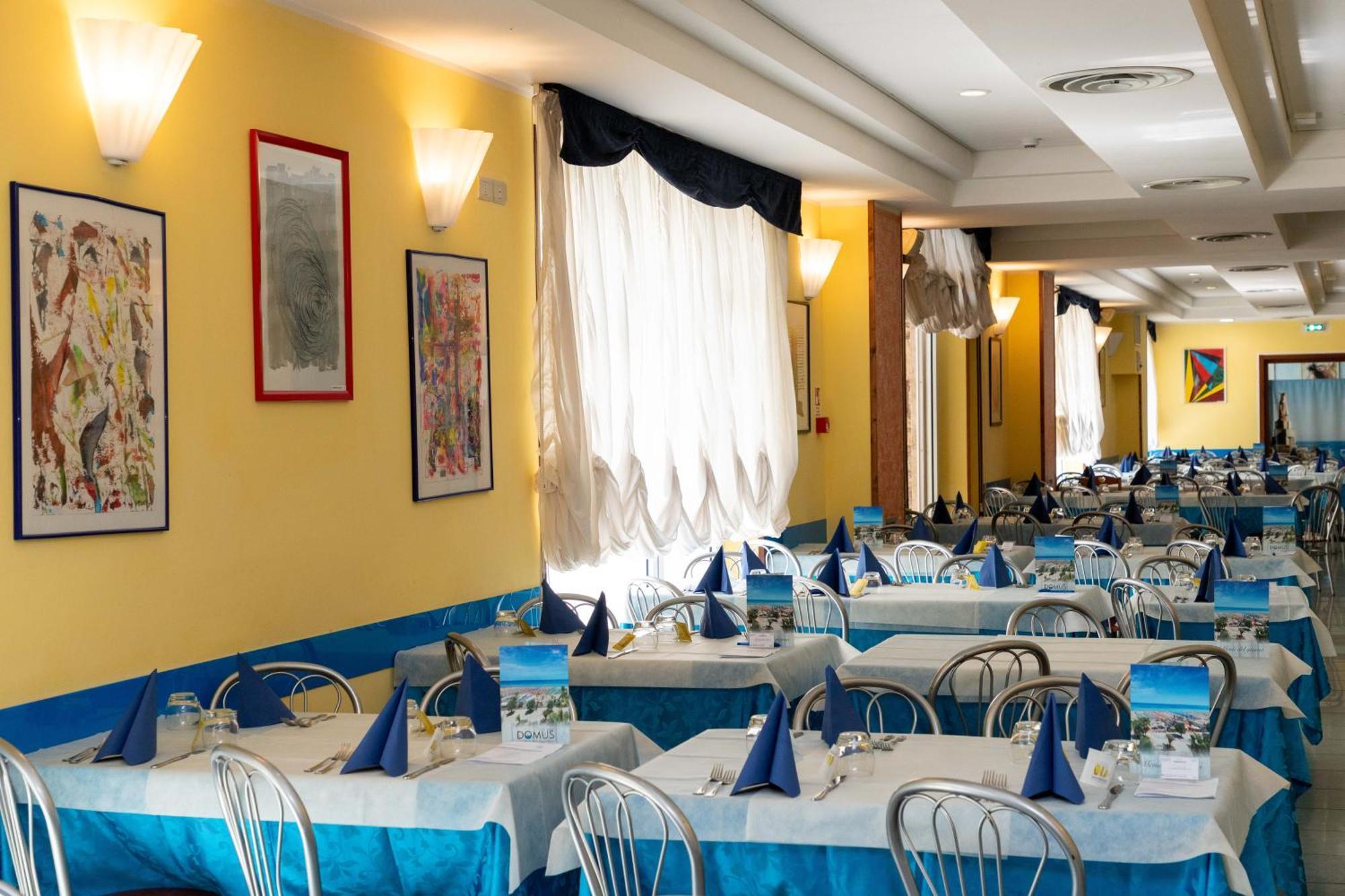 Hotel Centro Vacanze Domus M.g.