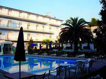 Hotel Centro Vacanze Domus M.g.